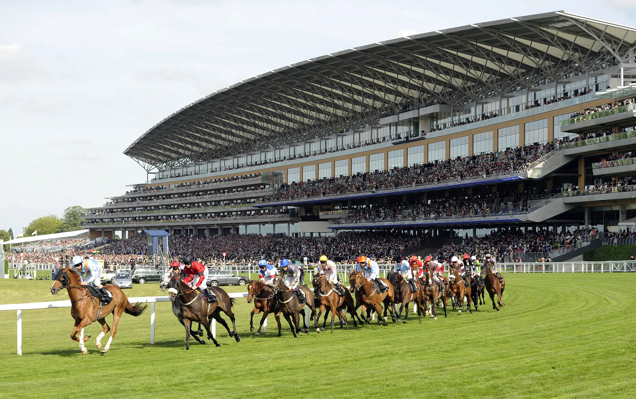 UHNW Lifestyle Hotspots: Europe in June – How Royal Ascot & the London-Paris Season Shape UHNW Marketing